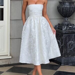 Chic Strapless White Dress